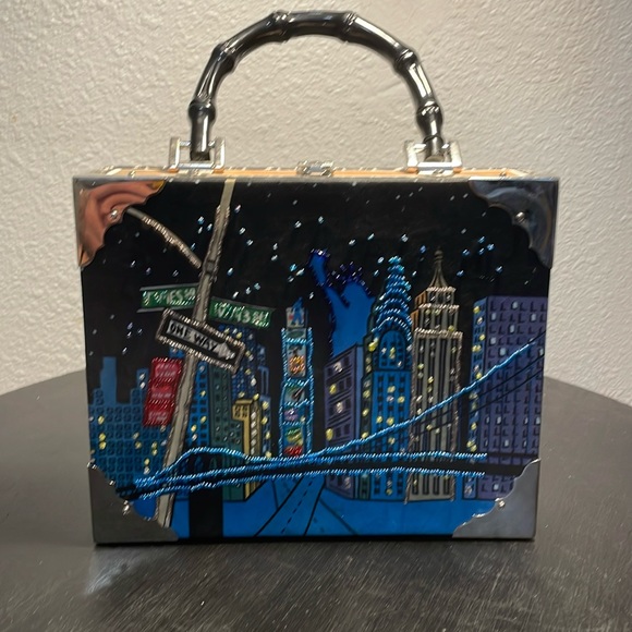 Handbags - Unbranded cigar box 💼!